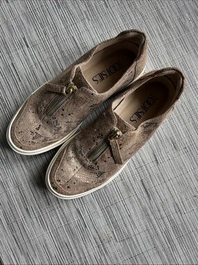 Metallic Snakeskin Slip-on Women’s Sneaker Size 7.5M
